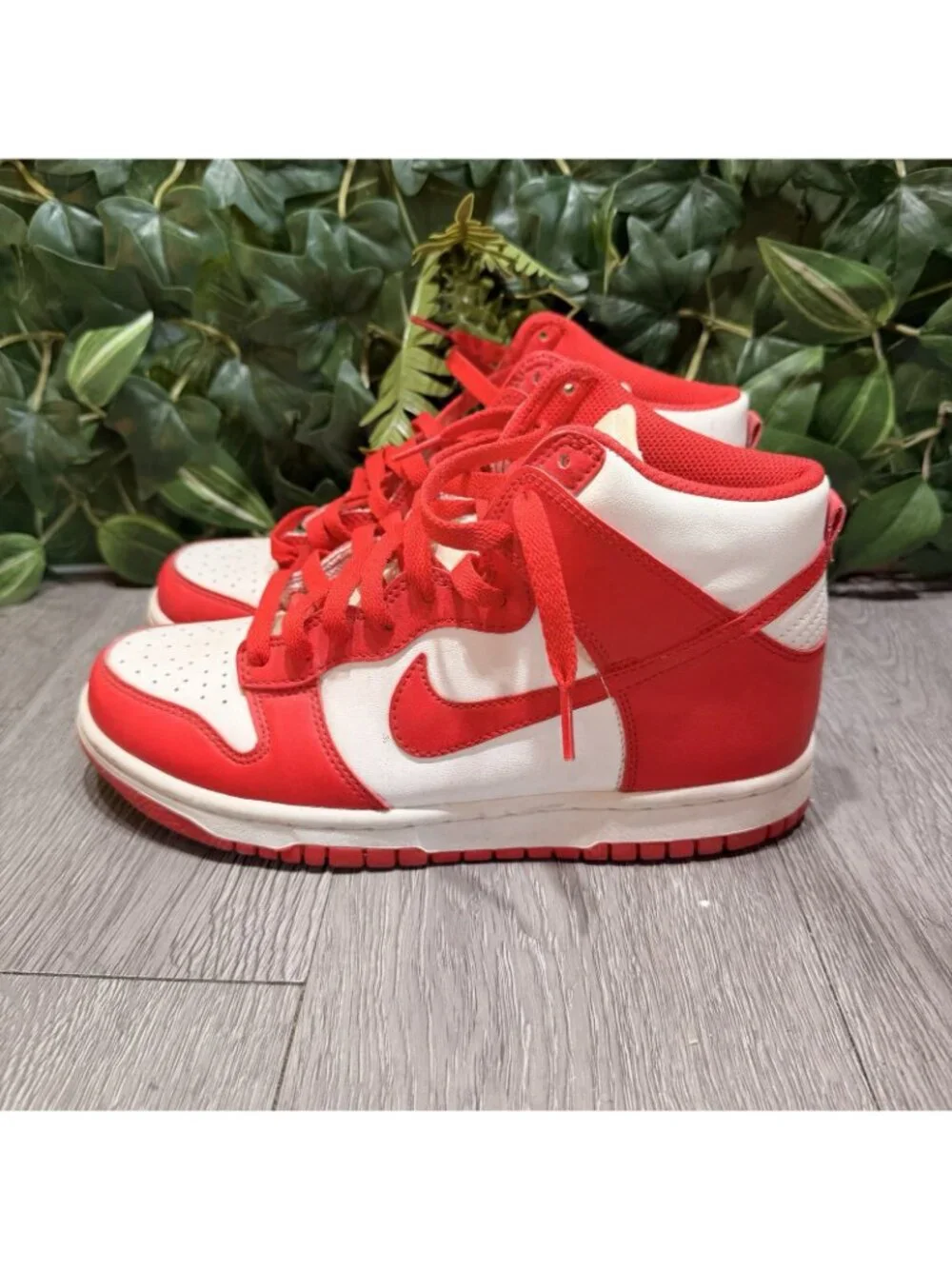 Nike Dunk High Red White DB2179-106 Youth 7 Y / Women’s 8.5